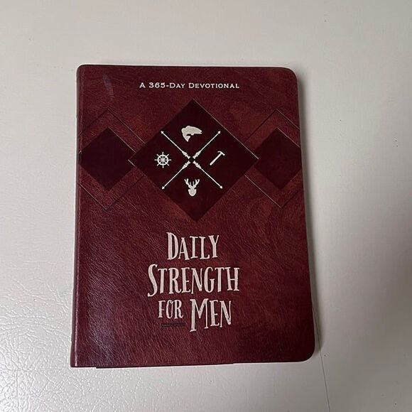 A 365 Day Devotional Daily Strength for Men - Picture 1 of 8